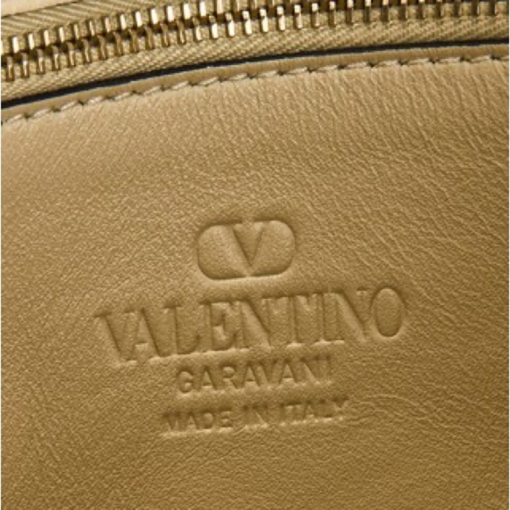 VALENTINO GARAVANI
Rockstud Spike Shoulder Bag - Picture 4 of 9